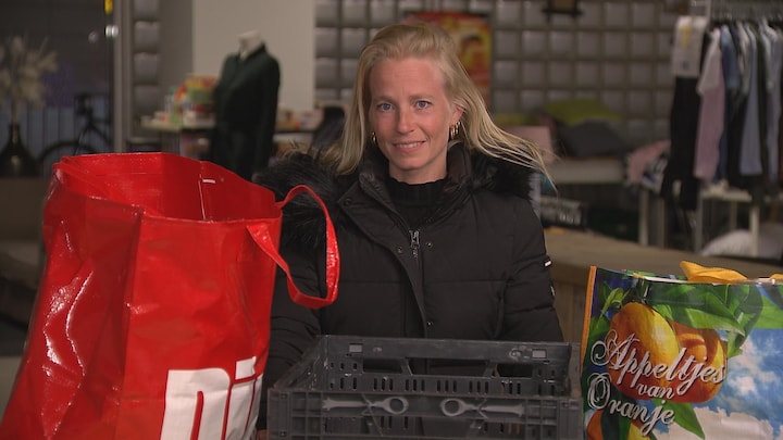 Jacquelien werkt, maar kan dure boodschappen nauwelijks betalen: 'Heel frustrerend'