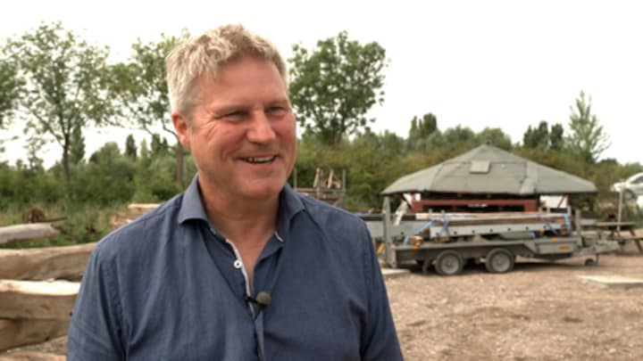 Uit twee oude Duitse molens bouwt Paul er eentje voor zichzelf: 'Een droom'
