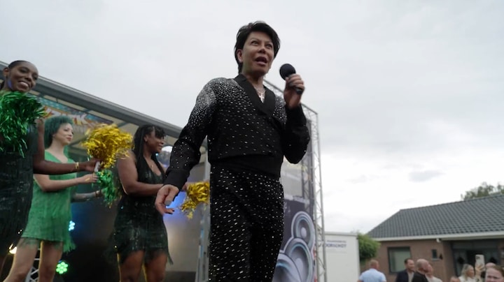 Dante steelt de show met zijn frikandellenlied