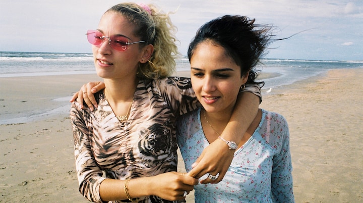 Cancel al je plannen: Dunya & Desie is nu volledig terug te kijken
