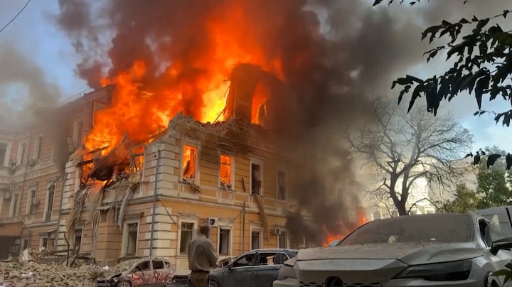 Russische drone raakt universiteit Kyiv, mensen gered uit brandend gebouw