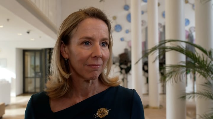 Minister over vrijgeven olie uit strategische reserve: 'Doel is dat de prijs gedempt wordt'