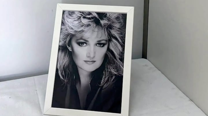 Enorme opkomst bij erehaag voor afscheid Bonnie Tyler