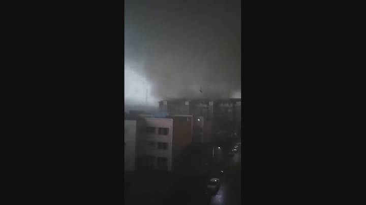 Tien doden door verwoestende tornado's in China 