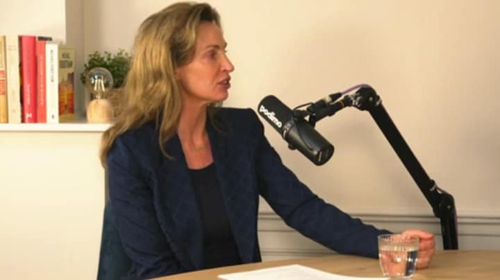 Astrid Holleeder met eigen belevenissen geconfronteerd in podcast: 'Schiet ik vol van' 