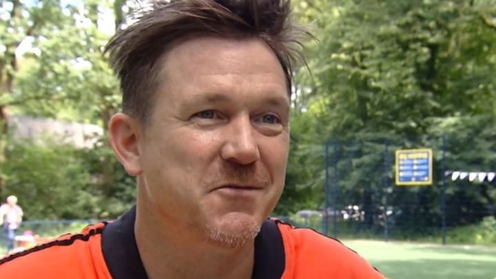 Johnny de Mol prijst 'fenomeen' én nichtje Noa Vahle: 'Veel in haar mars'