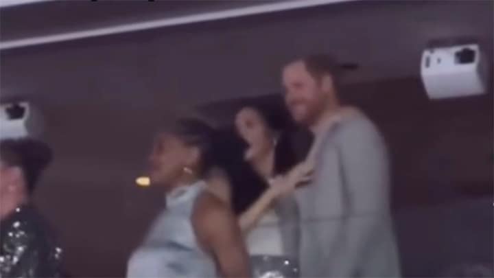 Meghan Markle gooit heupen flink los bij concert Beyoncé
