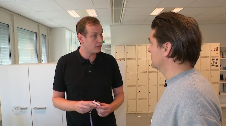 Het slachtofferdevice om vrouwen te beschermen tegen stalking en huiselijk geweld