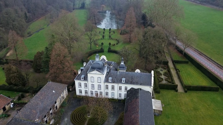 Dit kasteel zoekt een nieuwe eigenaar: wat kost het en wat komt erbij kijken?