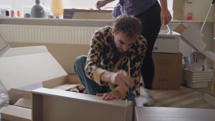 Daan Alferink werkt zich voor het eerst in het zweet in Huizenruilers