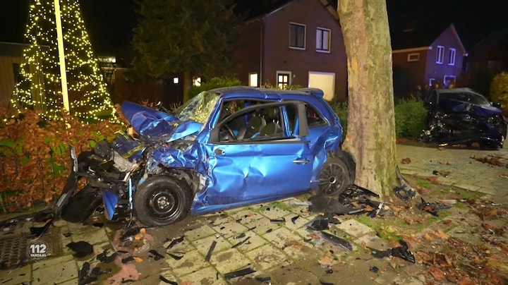 Ravage in Eerbeek: automobilist knalt tegen meerdere geparkeerde auto's
