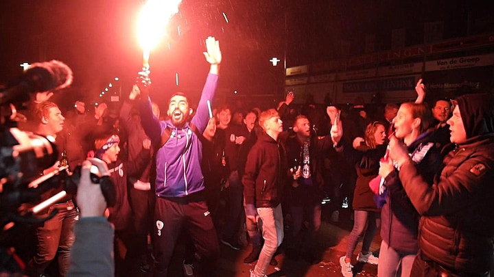 Volksfeest na bekerwinst: 'Wij zijn SV Spakenburg!'
