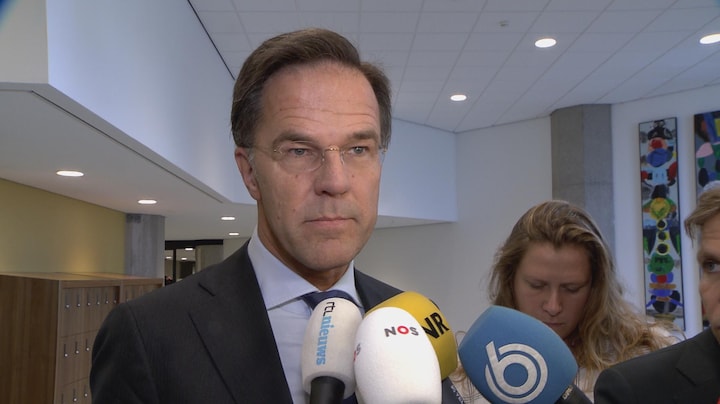 Rutte: 'Wij juichen voor het elftal, niet voor de tribunes'