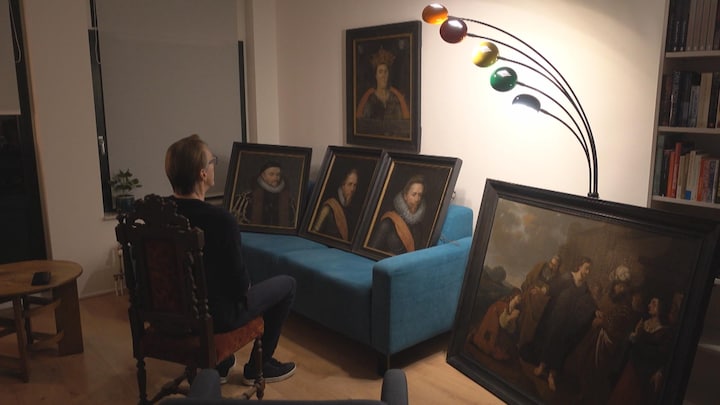 Kunstdetective laat gestolen schilderijen zien