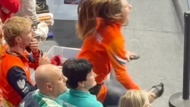 Vriendin Jens van 't Wout uit haar dak tijdens gouden race