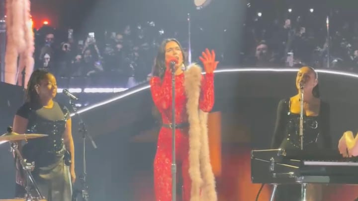 Dua Lipa verrast fans in Ziggo Dome met Scared To Be Lonely
