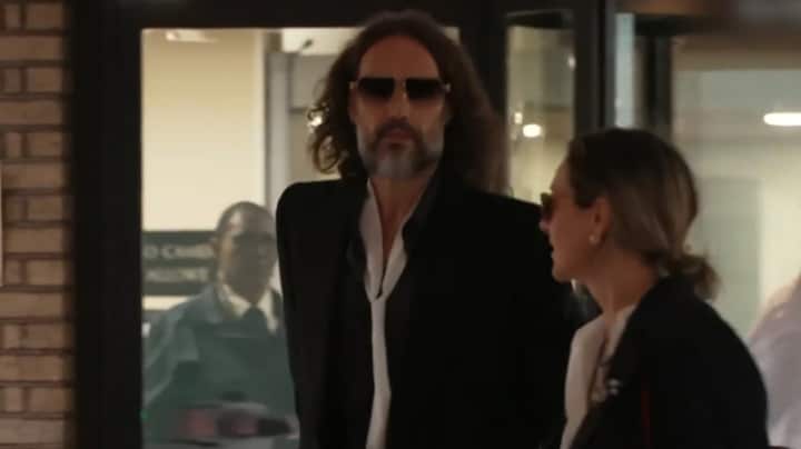 Heftige details onthuld in zaak Russell Brand: 'Kun je niet herhalen op televisie'
