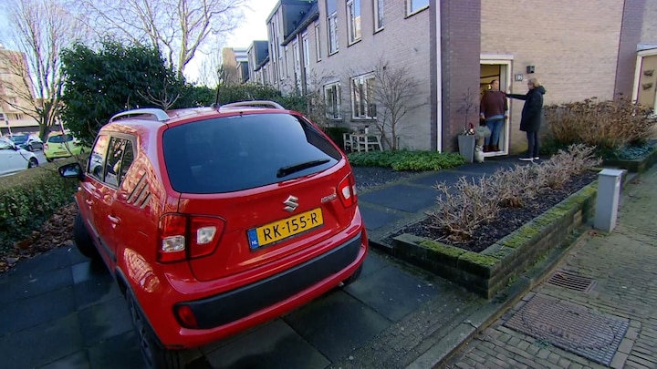 Inwoners Dordrecht omzeilen parkeervergunning door betegelen voortuin