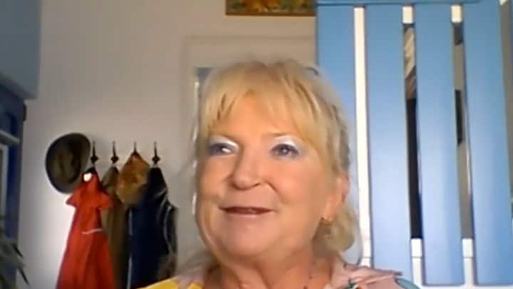 B&B-eigenaar Iris is opnieuw aan het daten: 'Ik heb een tweetal leuke dates gehad'