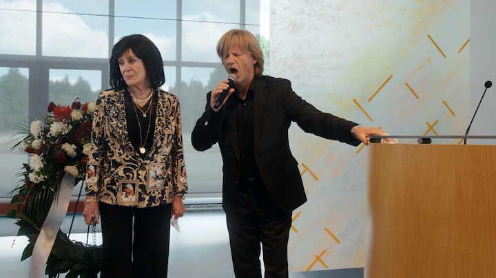 Martin Morero maakt slippertje met Ave Maria op begrafenis