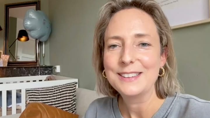 Qmusic-nieuwslezer Anne-Marie Rozing open over pittige bevalling