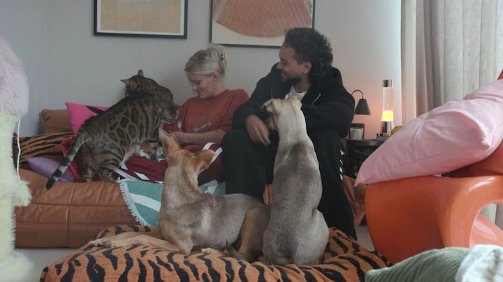 Roxanne Kwant adopteerde twee viervoeters tijdens zonvakantie