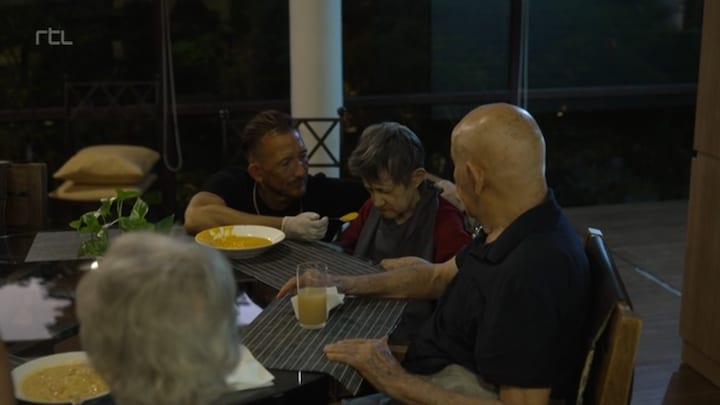 Howard en Dré geraakt door ontmoeting met gehandicapte vrouw