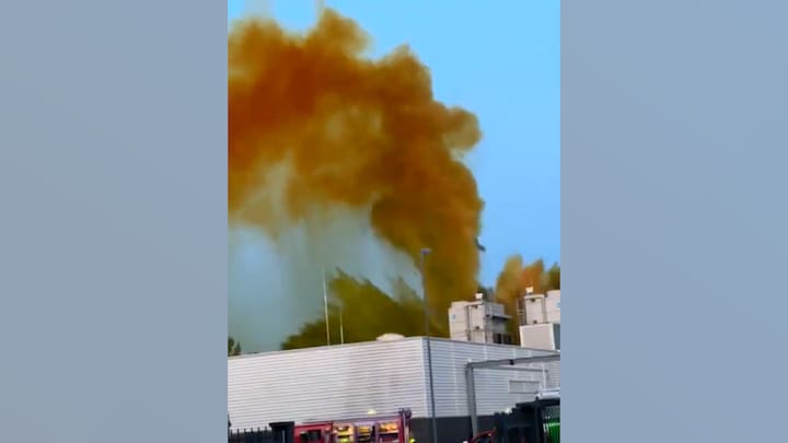 Explosie in silo veroorzaakt giftige oranje wolk boven Borculo