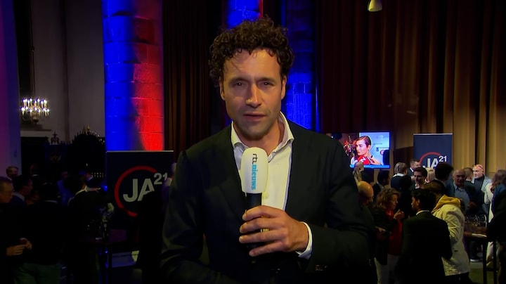 Verslaggever bij feestelijk JA21: 'De tap staat vol open'