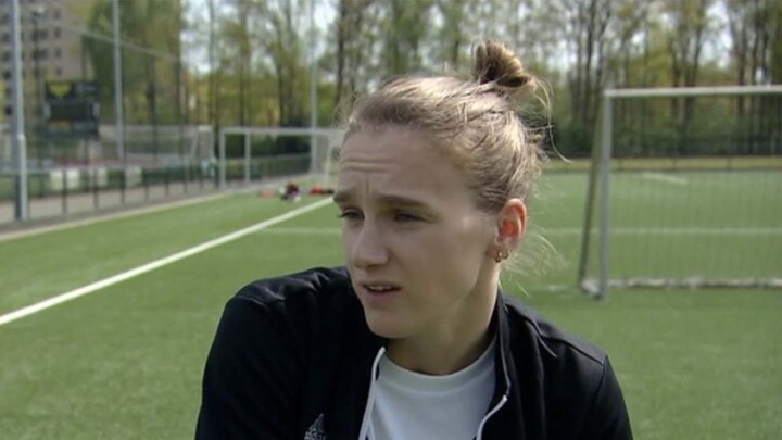 Vivianne Miedema buitenspel door blessure: 'Heel frustrerend'