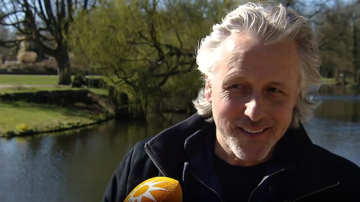 Daan Schuurmans is druk bezig met lezen scripts Gooische Vrouwen: 'Zoon vraagt het ook de hele tijd'