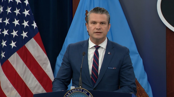 Kritiek op keiharde defensieminister VS: 'Kind met speelgoedsoldaatjes' 