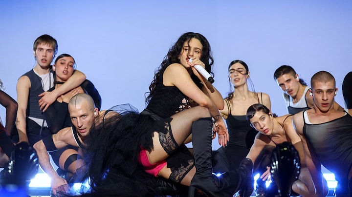 Rosalía zingt in een uitverkochte Ziggo Dome in 14 talen: lastig meezingen