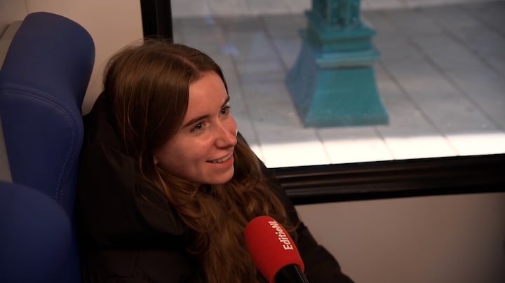 Muziek zonder oortjes in de trein: zo irritant is dat voor medereizigers