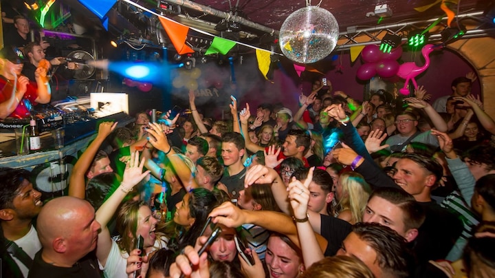 Ooit feestgemeente, nu sluit laatste discotheek van Renesse: 'Jeugd mist veel'