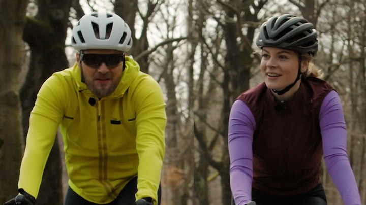 Wielrennen met Lubach-redactielid Mirthe: 'Perfecte BN'er-sport!'