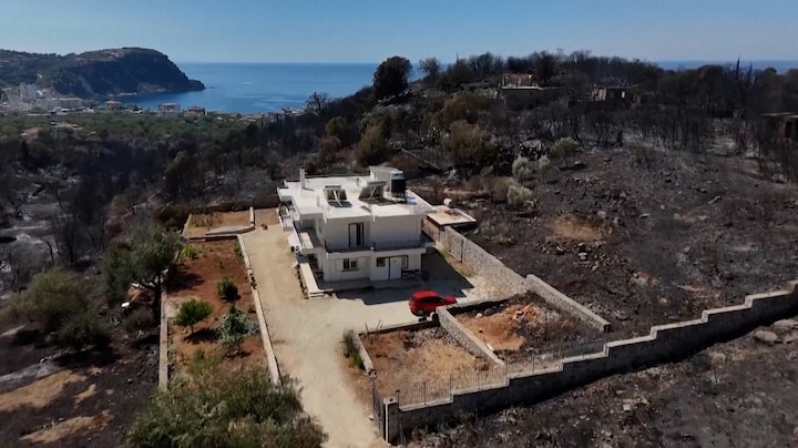 Eén huis staat nog na natuurbrand Albanië, dankzij advies dat bewoners volgden