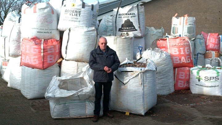 Jac haalt miljoenen bierdopjes op voor zijn zieke dochter