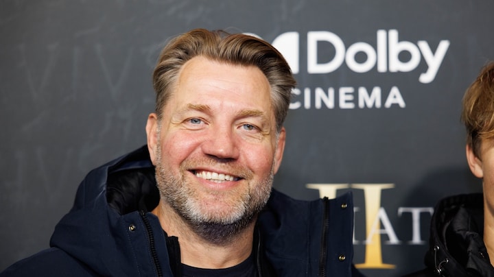 Dennis van der Geest weer op de fiets na heupoperatie