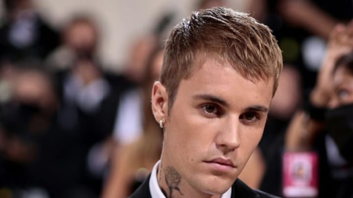 Justin Bieber cancelt wereldtournee vanwege mentale en fysieke problemen