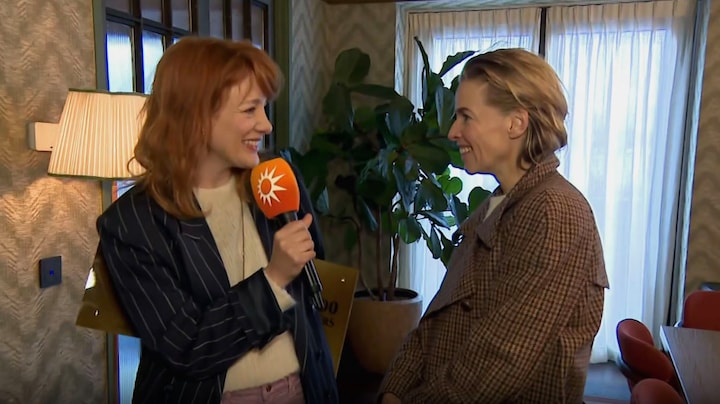 Noortje Herlaar verrast Thekla Reuten met gouden film: 'Dat meen je niet'