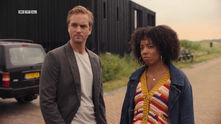 Moon ziet nog liefde tussen Julia en Dennis