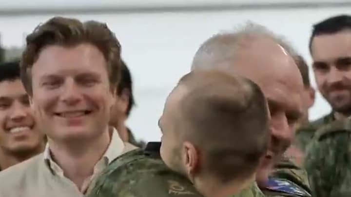 All you need is love-moment voor militairen in buitenland