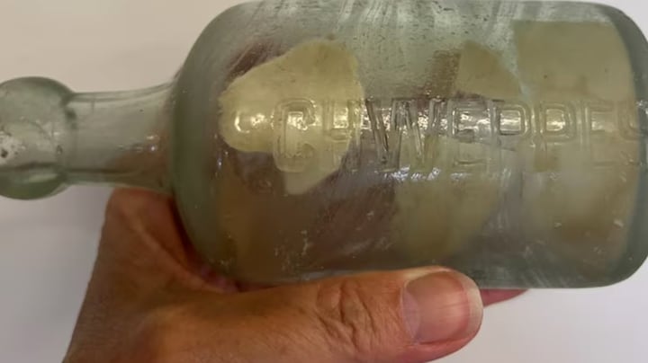 Terug in de tijd: Australische familie vindt flessenpost uit Eerste Wereldoorlog 