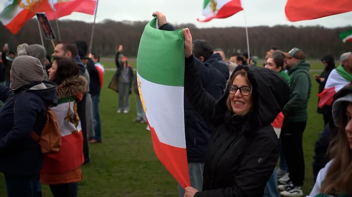 Iraniërs in Den Haag: 'Het regime is zo erg, dat we blij zijn met oorlog'