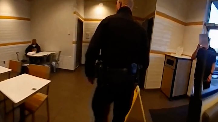 In beeld: arrestatie van verdachte Luigi Mangione in McDonald's 