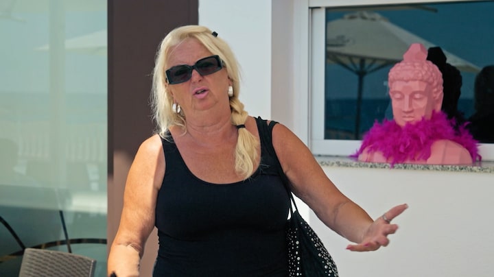 ‘Mama Mo’ klaar met commentaar van Mike en Peter in De Hanslers: ‘Word er schijtgek van’ 