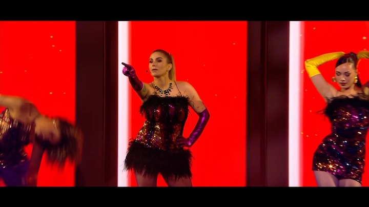 Roxeanne Hazes knalt in de finale met klassieker uit Sweet Charity 