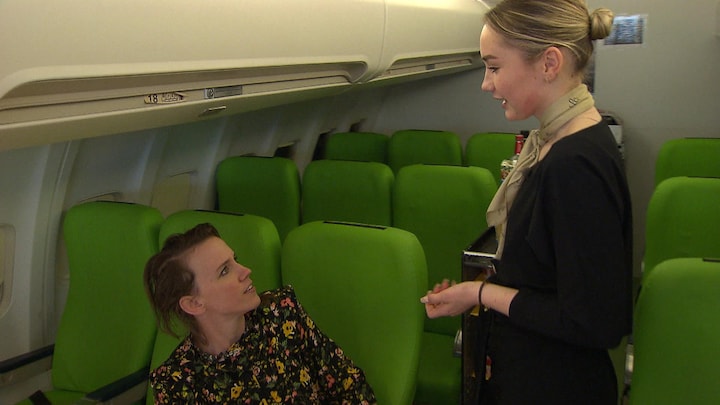 Agressieve passagier? Dit mag het vliegtuigpersoneel doen