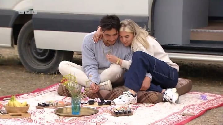Joy en Dani komen nader tot elkaar tijdens romantische date